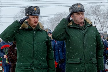 Слава защитникам Отечества!
